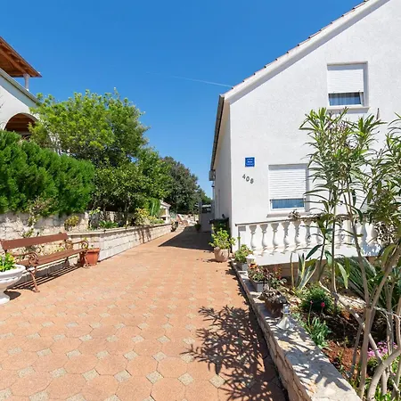Apartment Malo Misto Zavalatica